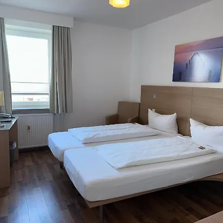فندق Strandhotel 3*